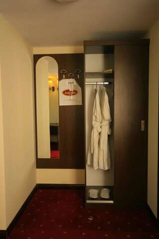 Отель Hotel Esplanada Тулча Двухместный номер с 2 отдельными кроватями-4