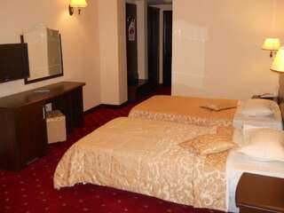 Отель Hotel Esplanada Тулча Двухместный номер с 2 отдельными кроватями-5
